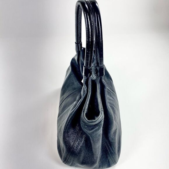 Kate Spade black leather shoulder bag w/ patent straps & gold twist clasp - Picture 4 of 13